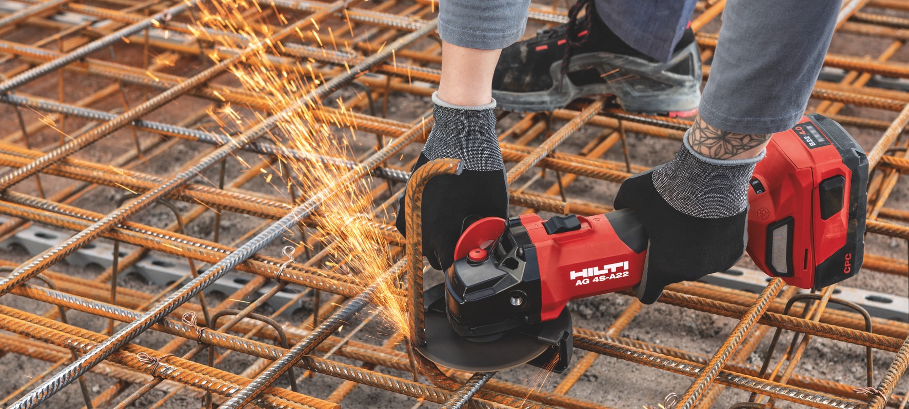 Hilti's cordless angle grinders AG 4S-A22 for everyday cutting and grinding