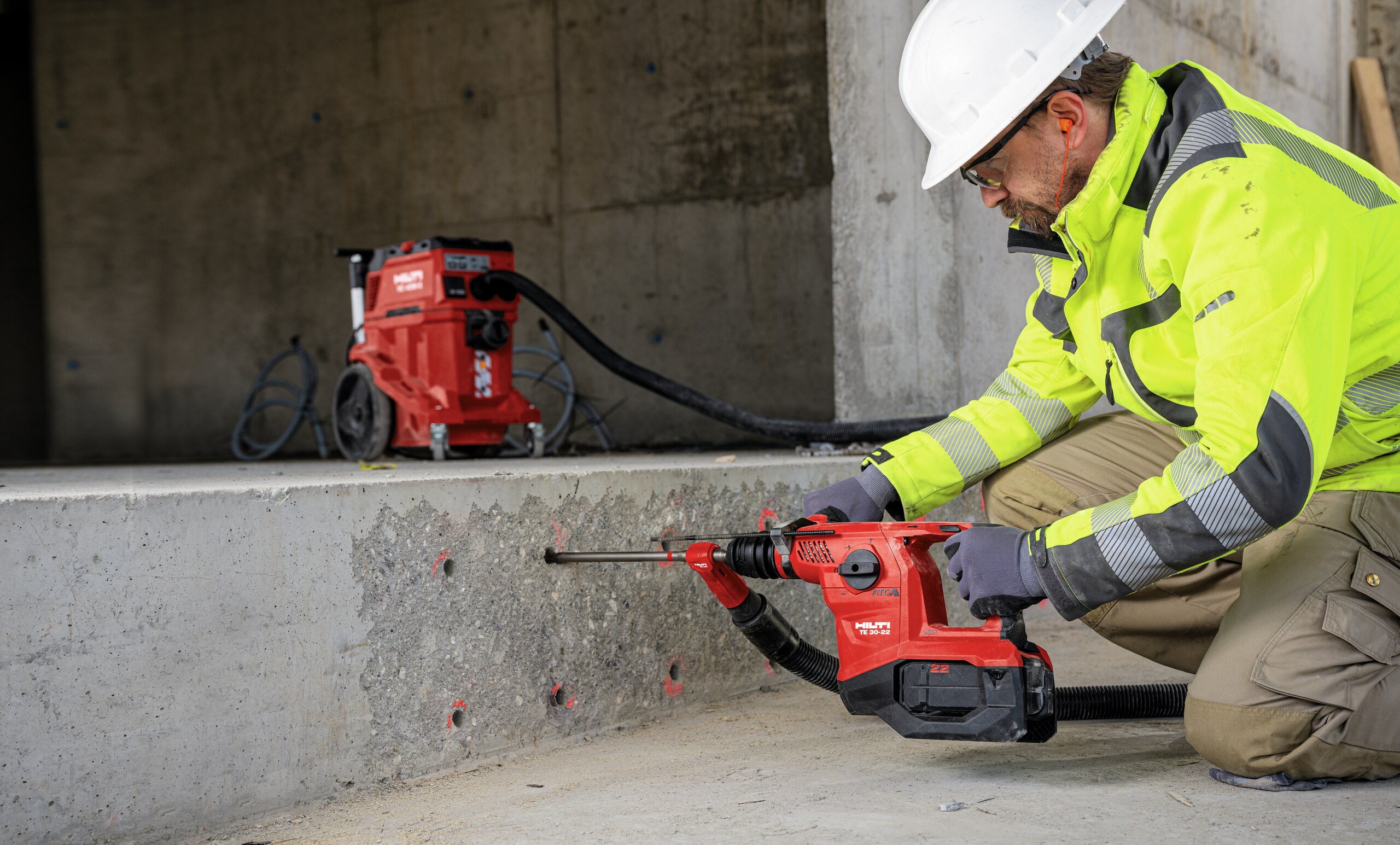 22V battery cordless SDS Max (TE-Y) rotary hammer for heavy-duty drilling and chiseling in concrete