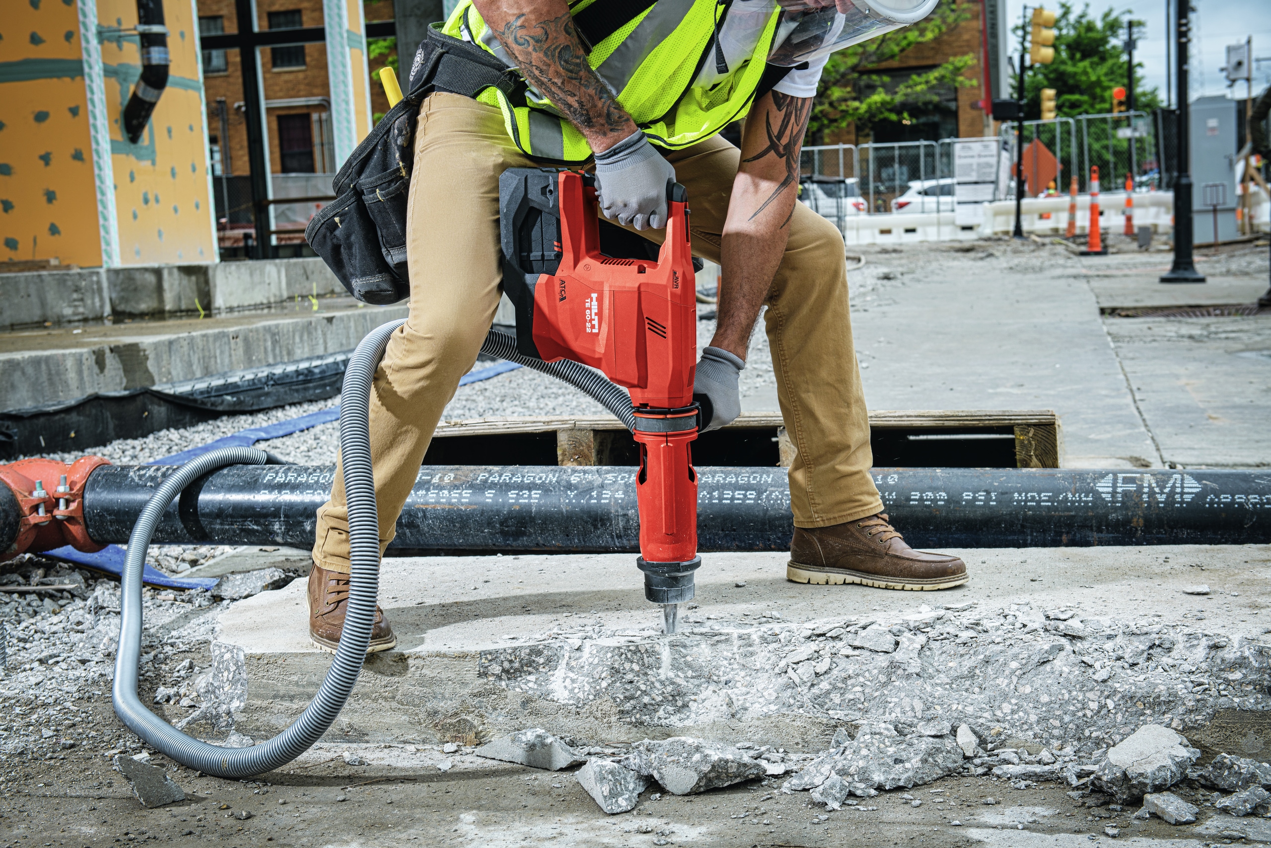 drilling into concrete with the new TE 60-22 and an attached dust removal system