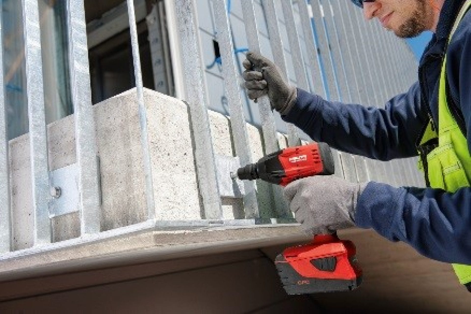 Handrail fixing