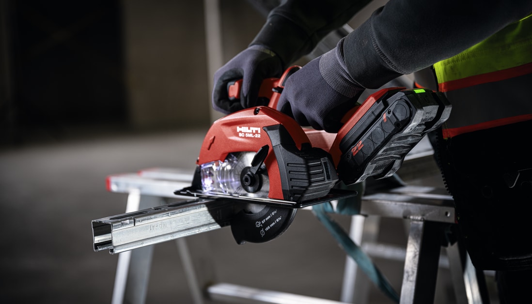 Cordless circular saws