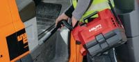 VC 5-22 cordless construction vacuum Compact and cordless construction vacuum for jobsite clean ups (dry), 3.5l tank (Nuron battery) Applications 2