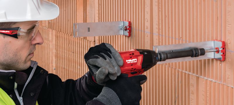 FOX VI S Bracket Versatile wall bracket for installing ventilated façade substructures Applications 1
