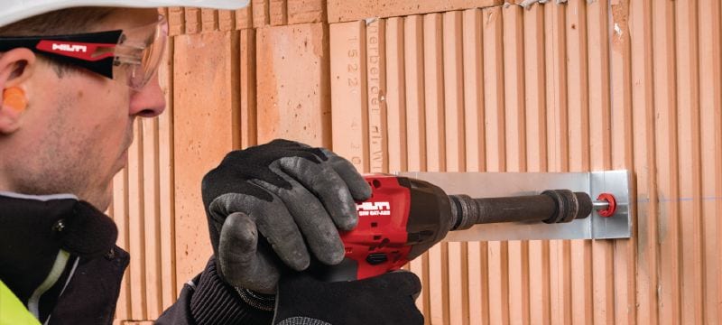 FOX V S Bracket Versatile wall bracket for installing ventilated façade substructures Applications 1