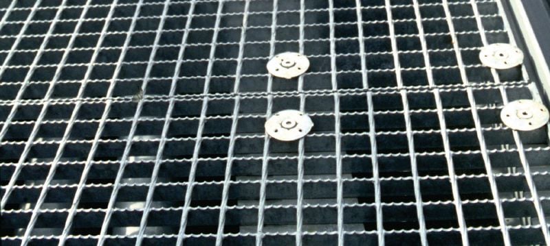 X-FCM-F Grating fastener disc (duplex coated) Duplex coated grating fastener disc for fixing floor grates with threaded studs in mildly corrosive environments Applications 1
